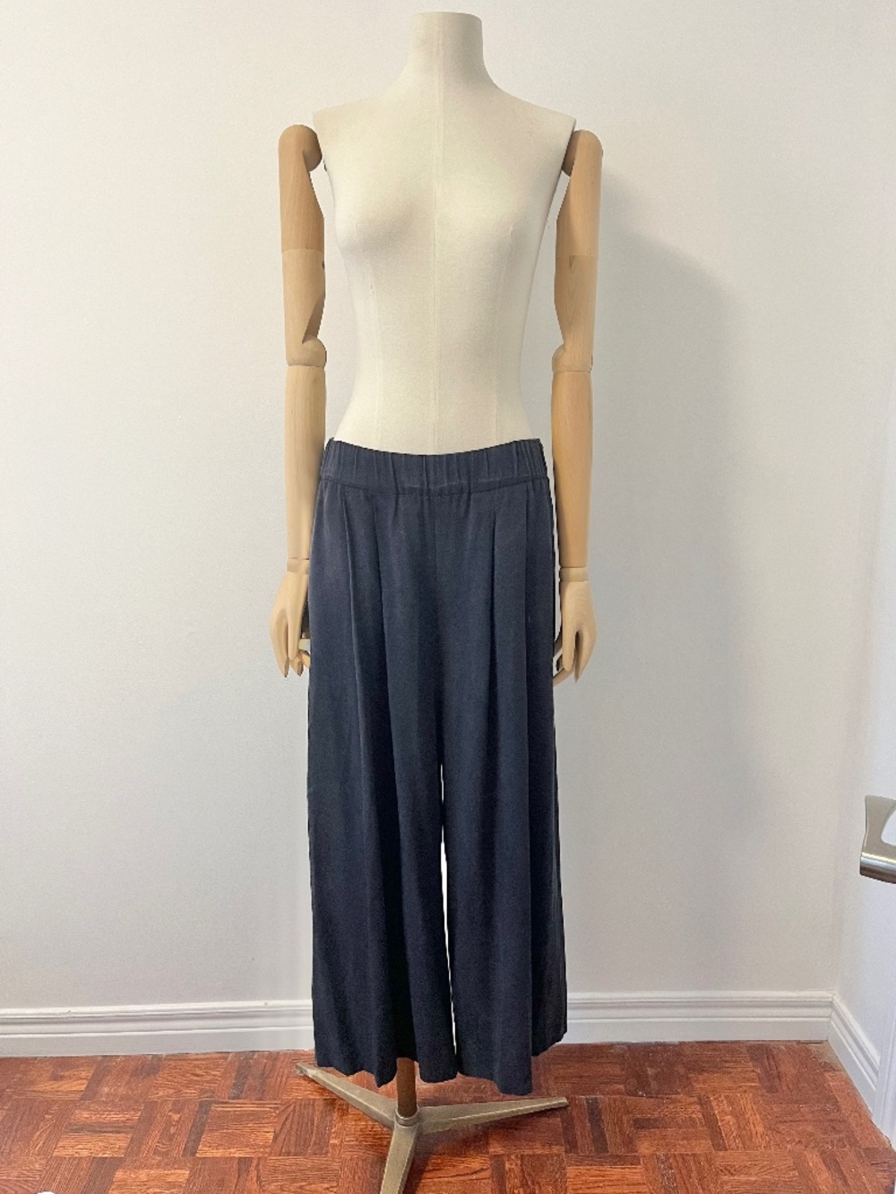 Loose, cropped pant